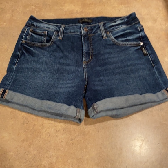 Women’s Silver jean shorts size 27 - Picture 4 of 8
